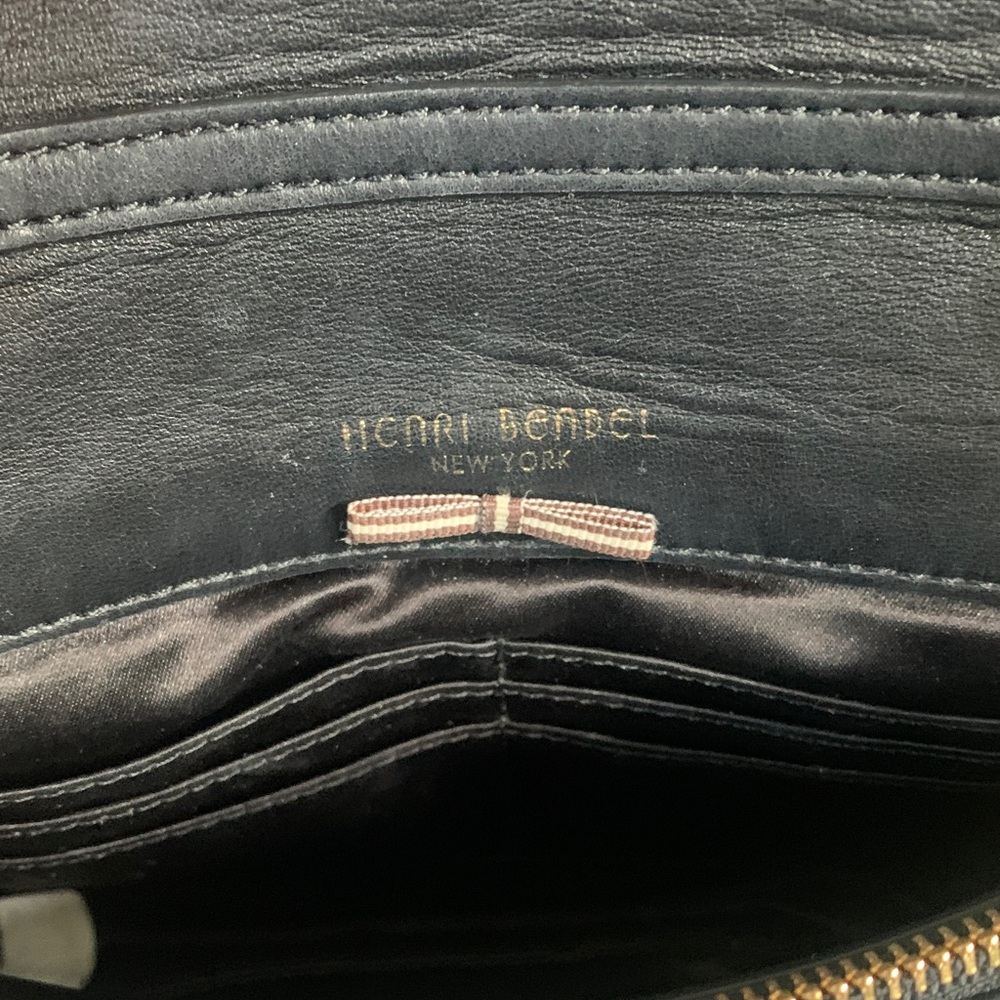 Henri Bendel Black Quilted Crossbody with Gold Chain - Picture 5 of 9